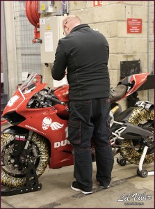 Thierry "Monsieur Ducati" au boulot sur Panini